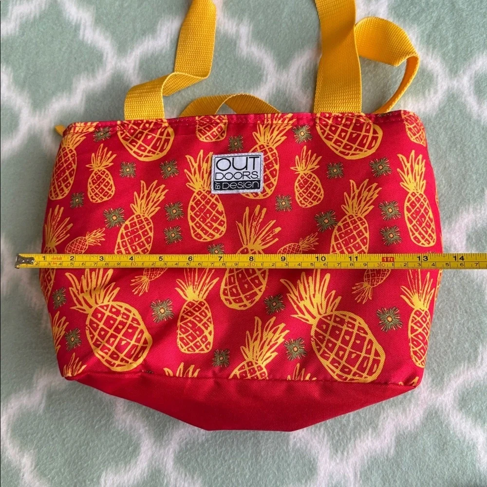 Red Pineapple insulated lunch Bag